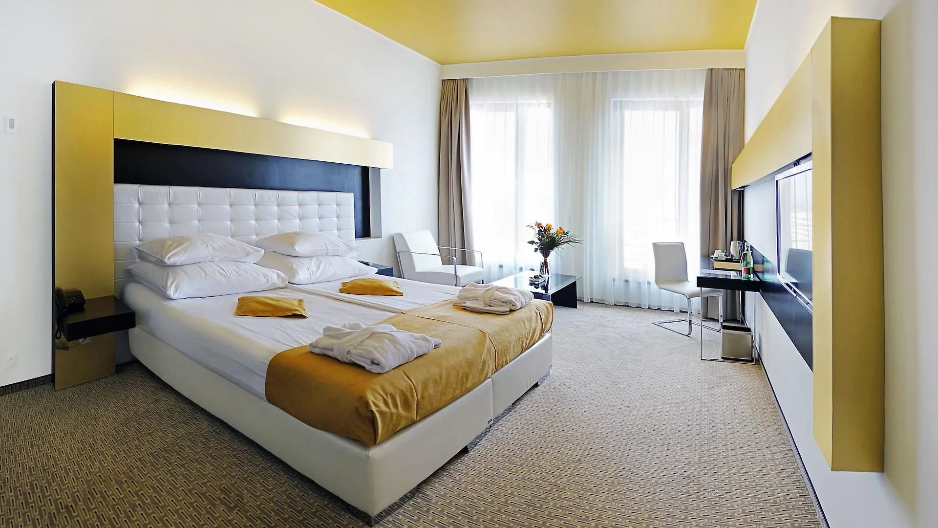 Grandior Hotel Prague 5*,